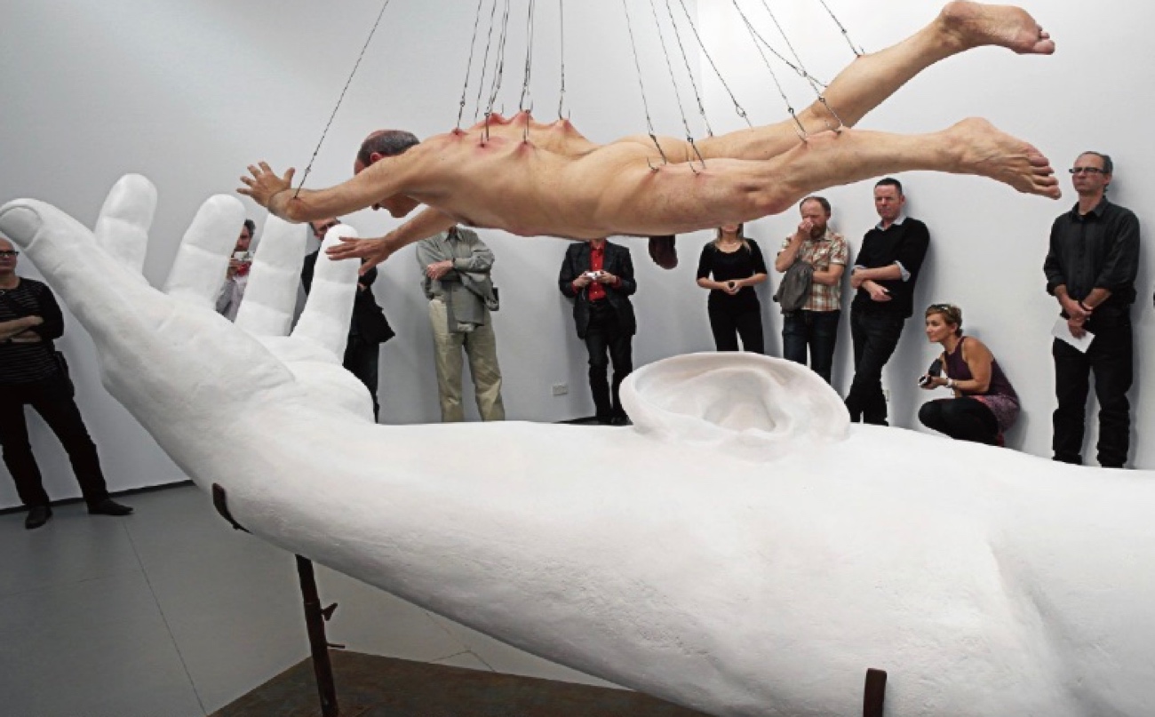 Imagen que contiene persona, interior, hombre, mujer

Descripción generada automáticamente