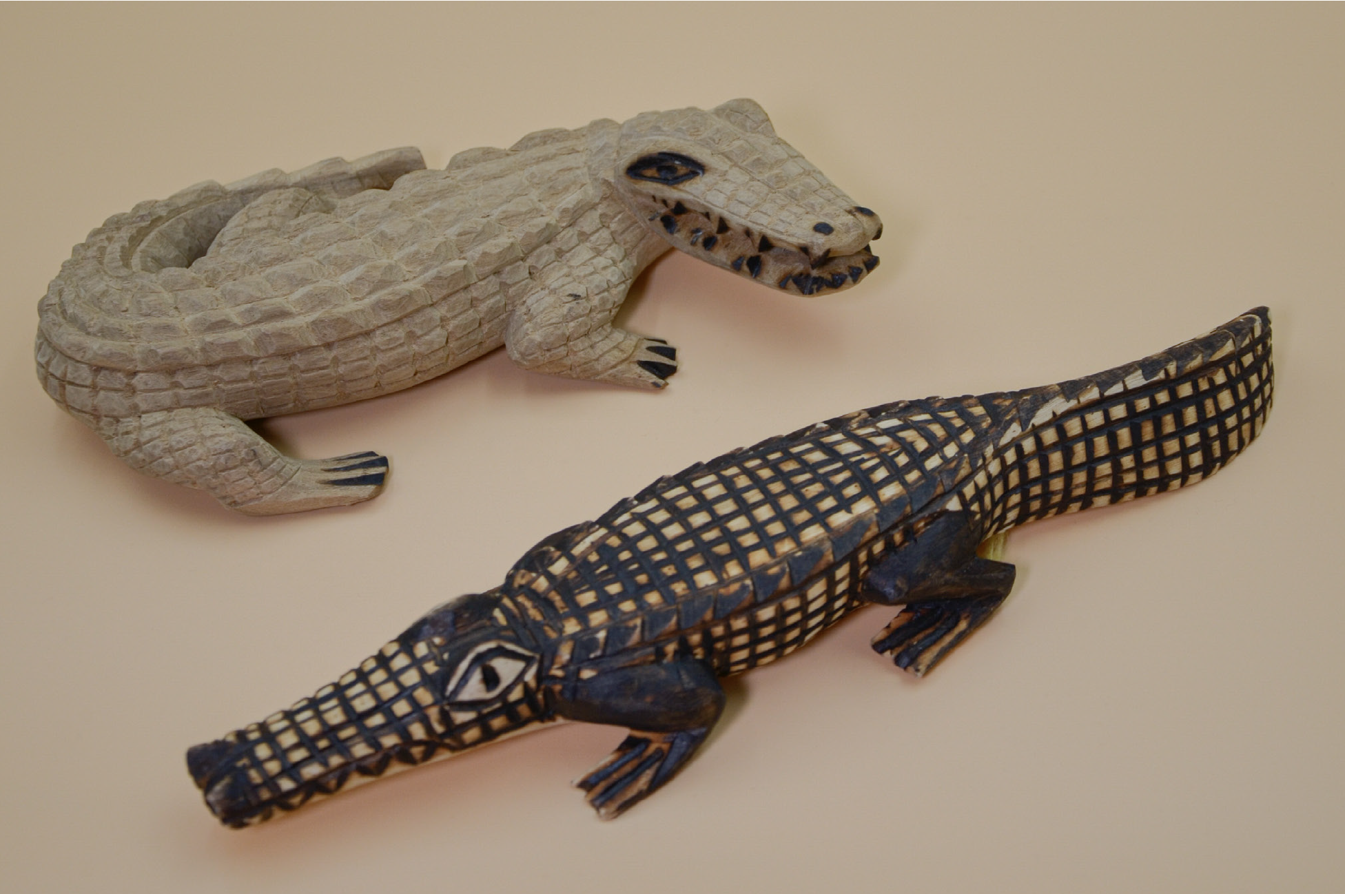 Distintas tallas zoomorfas de animales autóctonos
de la selva misionera realizados
tanto en maderas duras como blandas
por algunos de los artesanos anteriores.